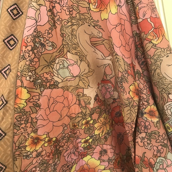 Beautiful kimono style silky top/wrap/robe - Picture 10 of 11